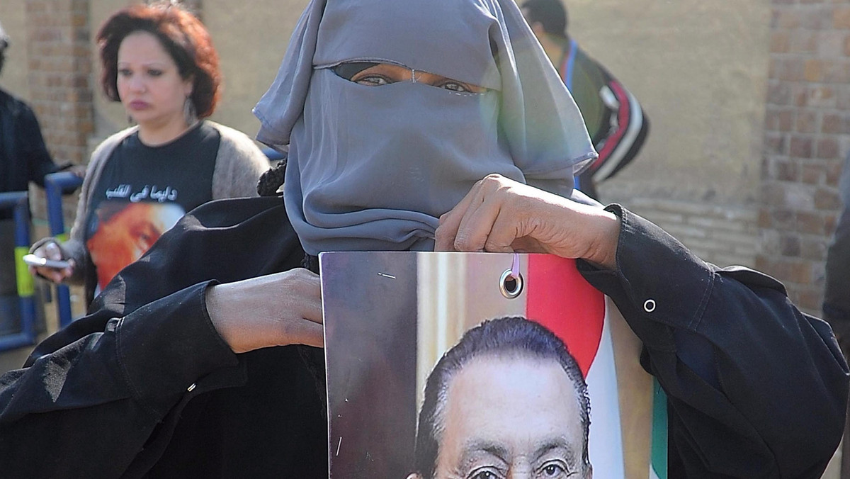 Główny oskarżyciel w procesie obalonego prezydenta Egiptu Hosniego Mubaraka nazwał go we wtorek "tyranem", zarzucił mu korupcję i oświadczył, że 10 z 30 lat swych rządów Mubarak poświęcił na zagwarantowanie sukcesji własnemu synowi.