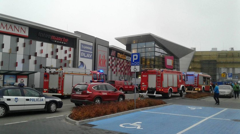 Stalowa Wola. Atak nożownika w galerii. Jedna osoba nie żyje. Siedmioro rannych