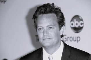 Nie żyje Chandler z serialu "Przyjaciele". Matthew Perry miał 54 lata