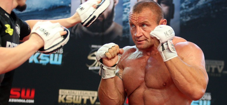 Oświeciński brutalnie znokautowany. Pudzianowski poddał się po 1 minucie i 51 sekundach