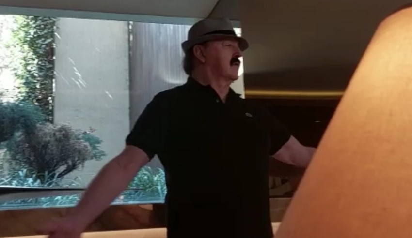 Haris Džinović viče na Melinu