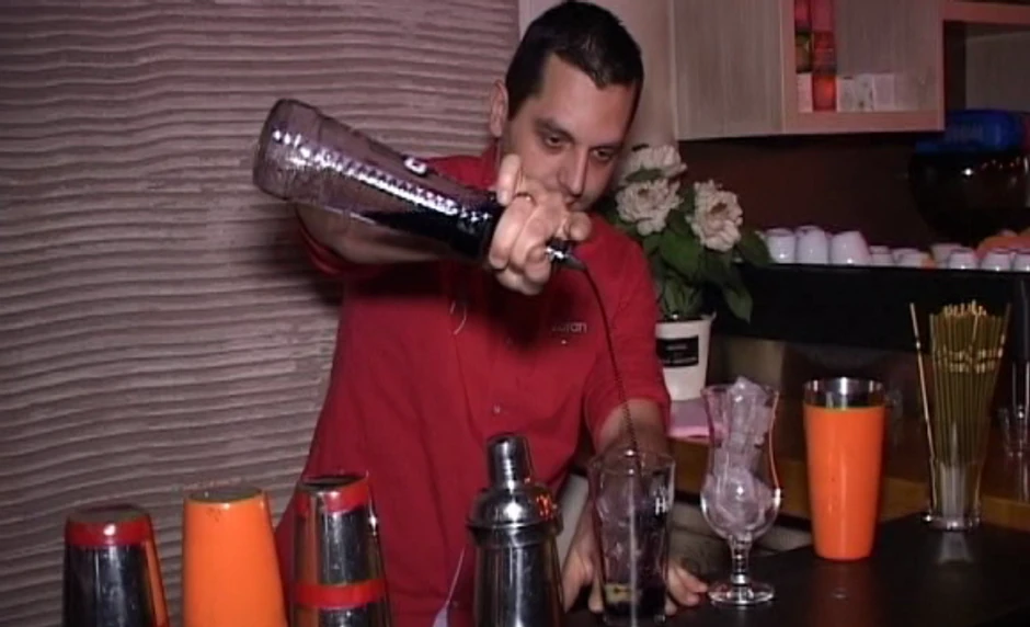 Konobari i šankeri uglavnom rade za dnevnice