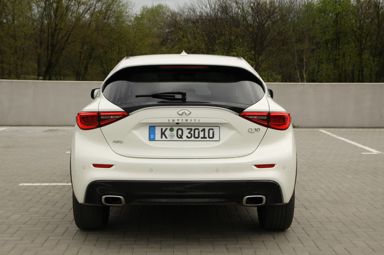 Infiniti Q30 2.2d DCT AWD