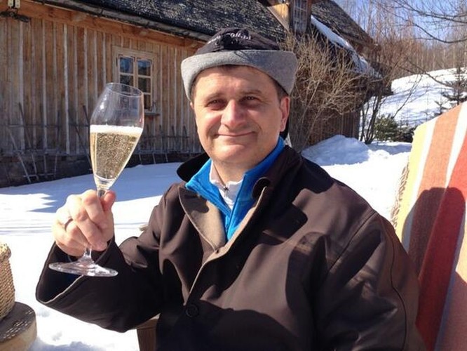 Janusz Palikot i lampka szampana...