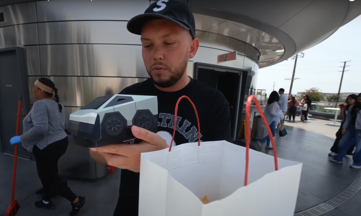 Książulo ocenił restaurację Elona Muska w LA. "Jestem chyba pierwszym Polakiem"