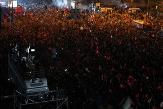 Wyborczy chaos w Turcji. Policja używa gazu i armatek przeciw protestującym