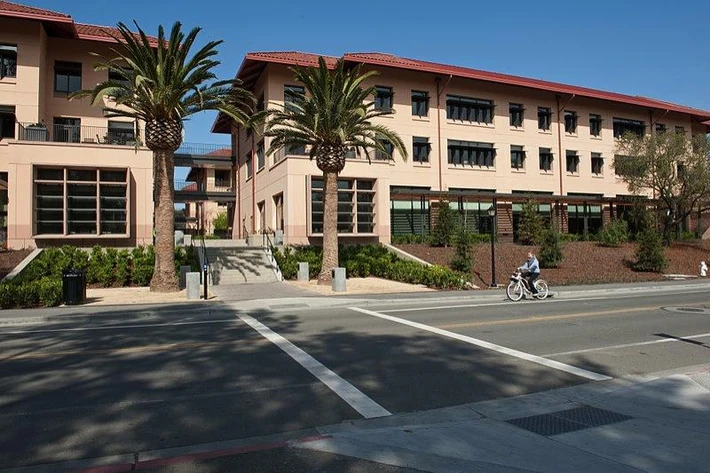 2. Stanford University (USA)