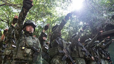 kupują setki tysięcy dronów. akcji chin spodziewają się lada moment