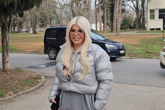 DARA BUBAMARA OTKRILA KOJA PESMA JOJ JE DONELA NAJVIŠE NOVCA Jedva je pristala da snimi ovaj mega hit, a onda je "umešala prste" Marina Tucaković