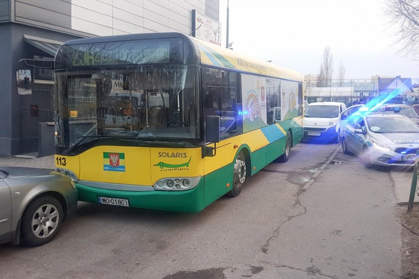 Szokujące sceny w Ostrołęce. Autobus zniknął z zajezdni