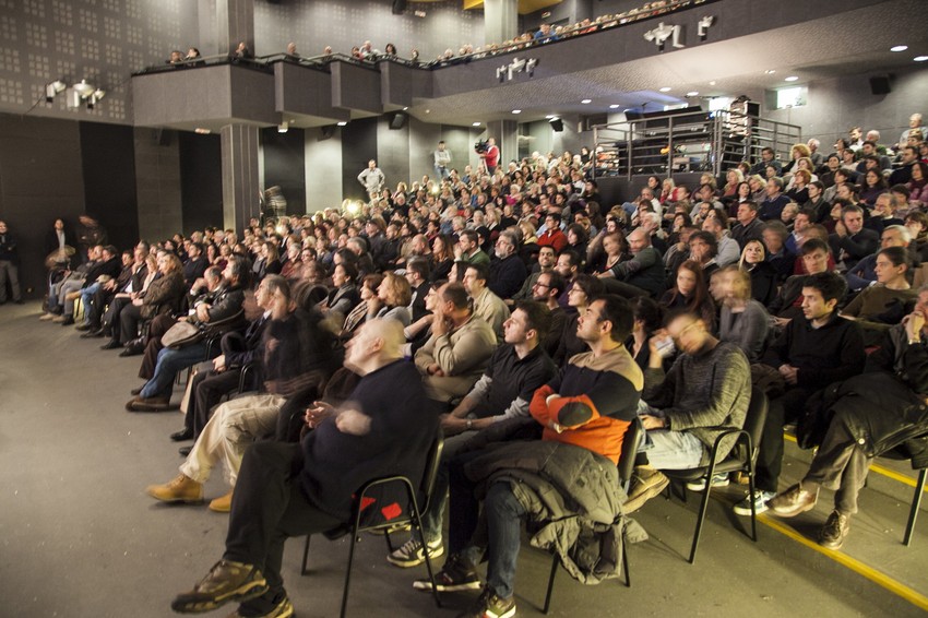 Stalna slika na Festivalu su pune sale. Dom omladine