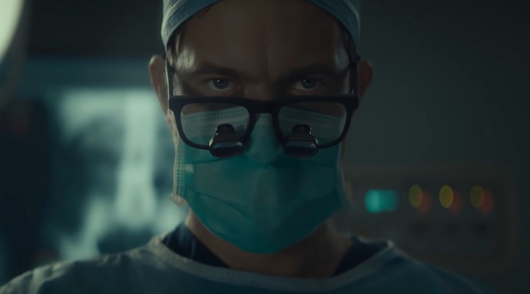 Dr. Death (Joshua Jackson) nem hétköznapi sebész, a közelmúlt egyik legegyedibb orvosos sorozata is debütálhat a SkyShowtime-on / Fotó: Peacock