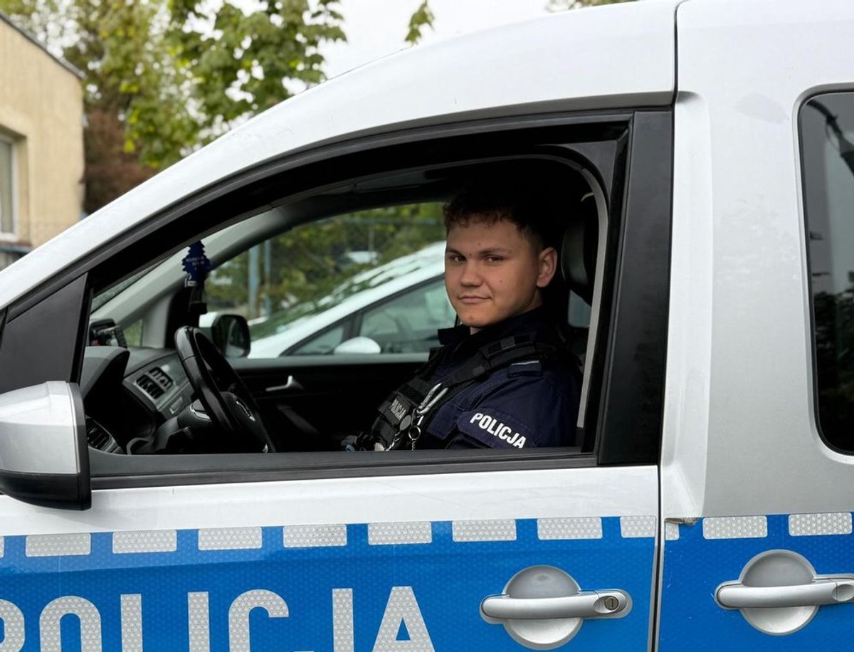 A policeman after service detained a drunk 76-year-old who wanted to manage