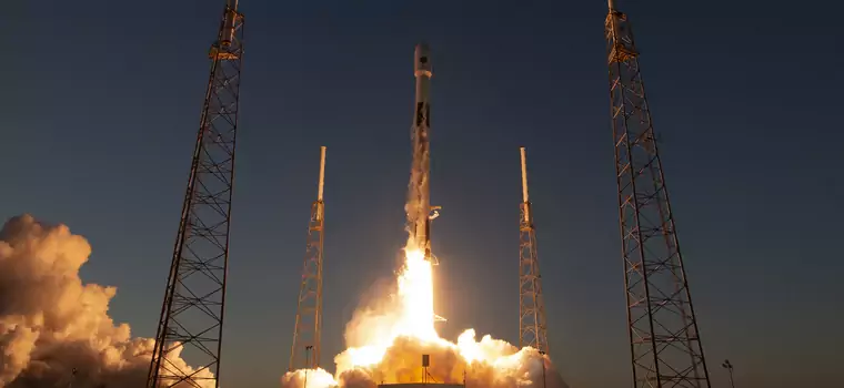 Start rakiety Falcon 9 na fenomenalnych zdjęciach. Znamy cel misji SpaceX
