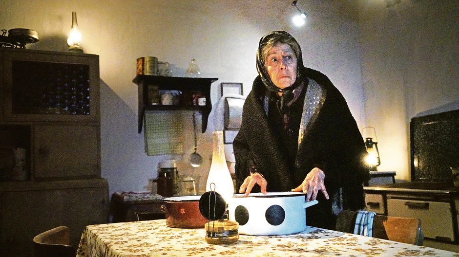 Ceca Bojković u "Pso laki. vetar nosi"