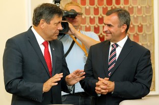 Wotum nieufności wobec wicepremiera i ministra skarbu? Rosyjski Acron może zatrząść polskim rządem