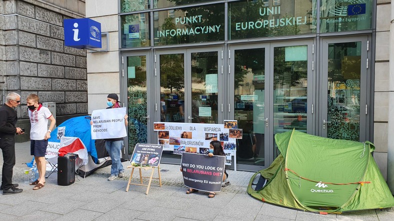 Protest przed przedstawicielstwem UE w Warszawie