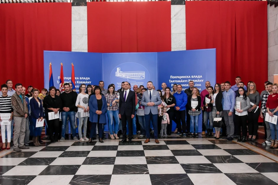 Dodela ugovora za kupovinu seoskih kuća u Vojvodini