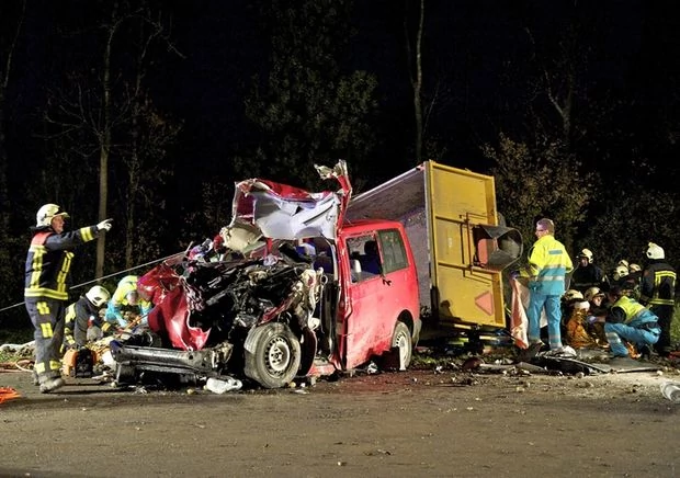 Tragiczny wypadek polskiego VW Transportera w Holandii