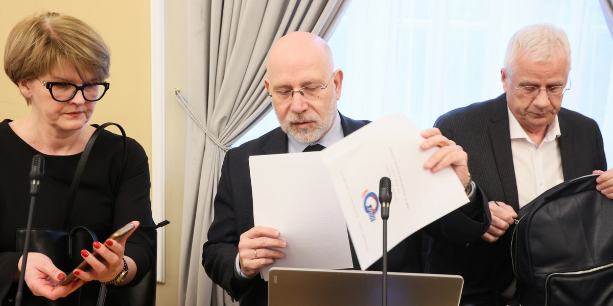 Przewodniczący Krajowej Rady Radiofonii i Telewizji Maciej Świrski podczas posiedzenia sejmowej komisji w grudniu 2023 r.