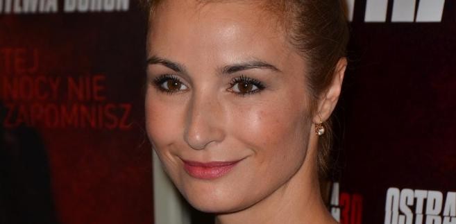 <b>Joanna Brodzik</b>
<br>
<br>
Aktorka firmowała swoim nazwiskiem serię okularów Collection, które jednak szybko zasiliły kosze z przecenami w supermarketach.