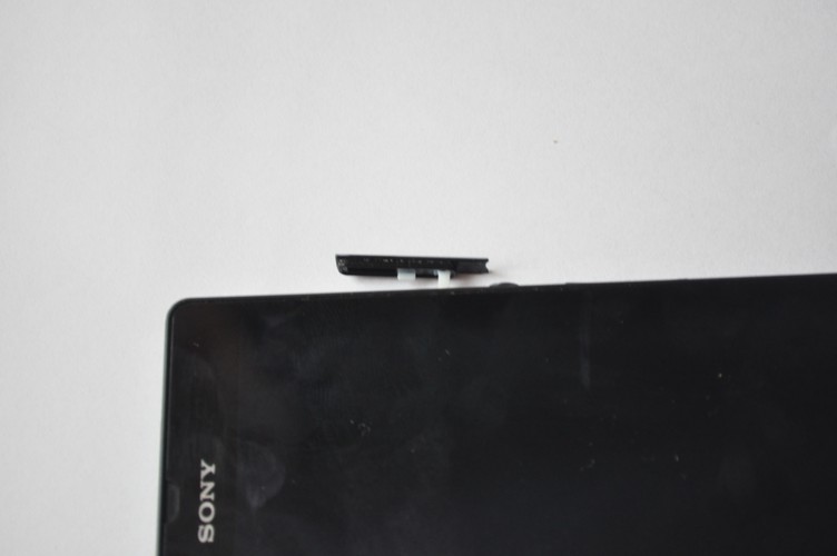 Gniazda chronione są zaślepkami