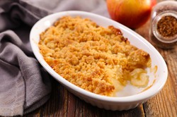 Wystarczą jabłka i płatki owsiane. Ten deser można jeść nawet na diecie