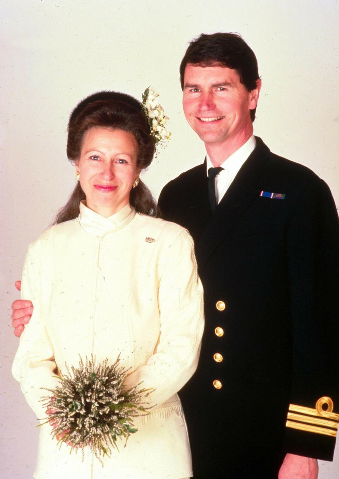 Suknie ślubne w brytyjskiej rodzinie królewskiej: ślub księżniczki Anny i Timothy'ego Laurence'a w 1992 r.