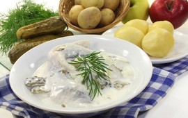 najlepszy-sposob-na-sledzie-w-smietanie-niewiele-osob-zna-ten-trik