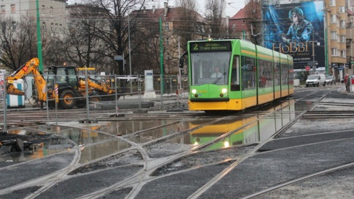 Trudno dziś znaleźć pasażera MPK, który nie cieszyłby się z powrotu tramwajów na most Teatralny, chociaż prace tutaj cały czas trwają.