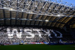 'Wstyd'. Wymowna oprawa kibiców Lecha przed meczem z Legią