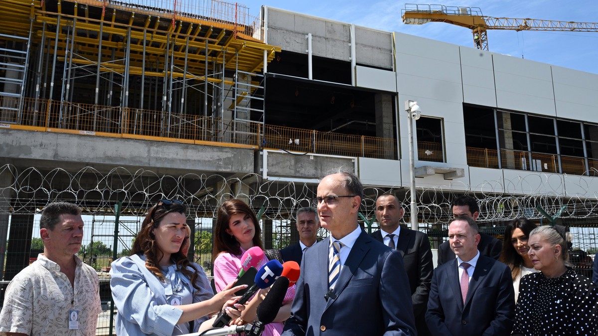 Macut aerodrom obilazak
