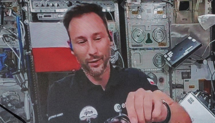 Sławosz Uznański-Wiśniewski wraca z ISS. Gdzie i kiedy kapsuła Dragon wyląduje? [RELACJA NA ŻYWO]