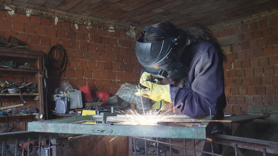 Milena ima 19 godina a već je iskusan varilac