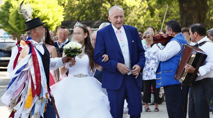 Szabó András polgármester 78 évesen vette el a 18 esztendős leányanyát / Fotó: Fuszek Gábor