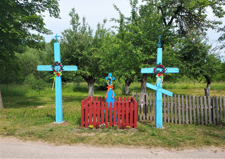 Krzyże katolicki i prawosławny, symbol różnorodności Podlasia