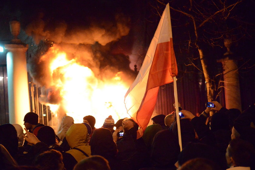 6 skandali, które zepsuły Polakom Święto Niepodległości