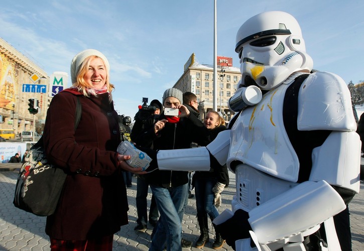 Lord Vader i jego szturmowcy podpowiadają, jak przetrwać koniec świata