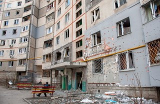 Połowa Irpienia, 15 proc. budynków mieszkalnych w Charkowie. Władze informują o skali zniszczeń obiektów cywilnych