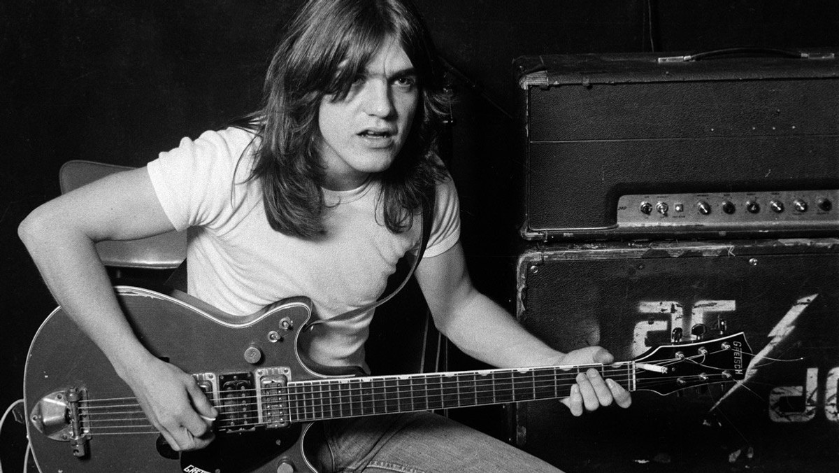 Malcolm Young nie żyje. Gitarzysta i współzałożyciel AC/DC miał 64 lata.