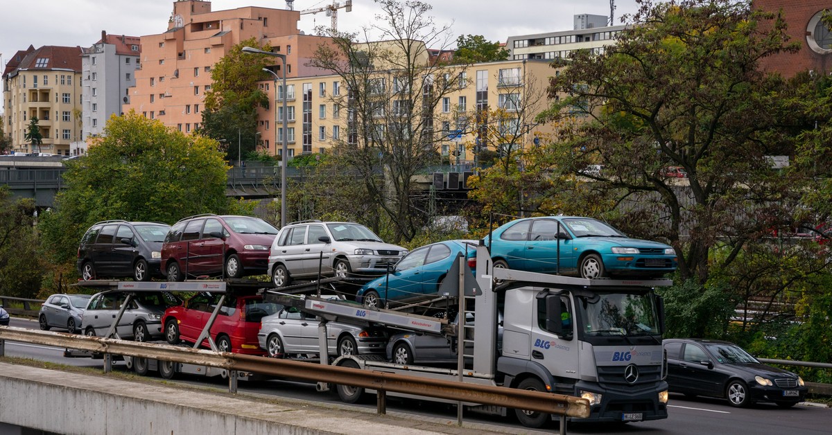 Poland flooded with goods from China. Imports exceeded respective  billion euros