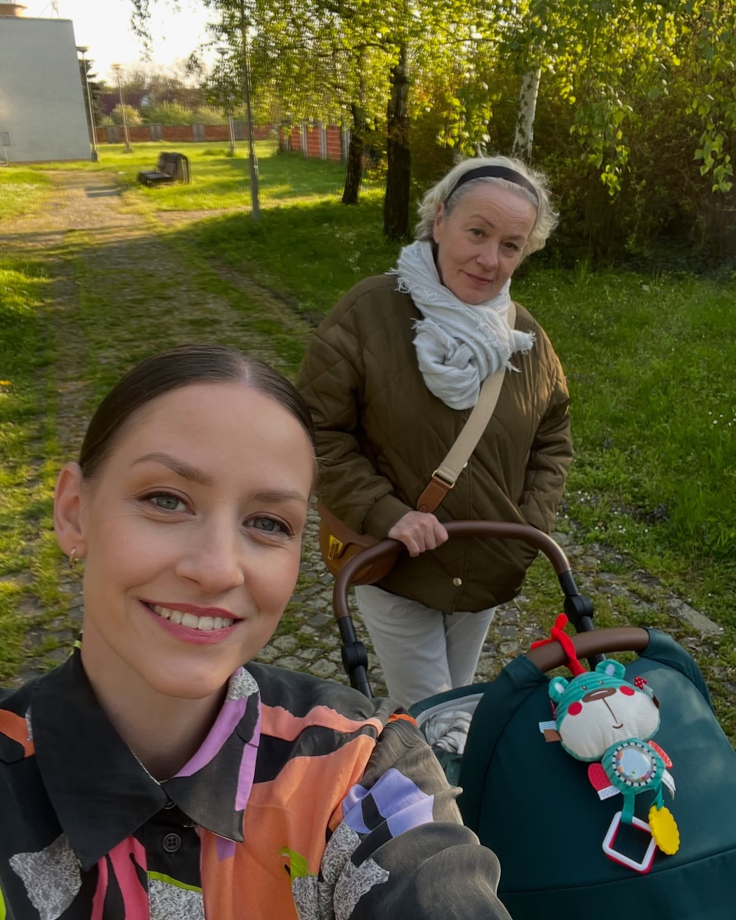  Barbara Babsy Jagušák so svojou svokrou Beou. 