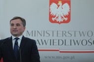 Polska naruszyła prawo do rzetelnego procesu sądowego, skracając kadencję sędziów Krajowej Rady Sądownictwa i uniemożliwiając odwołanie od tej decyzji – uznał we wtorek Europejski Trybunał Praw Człowieka