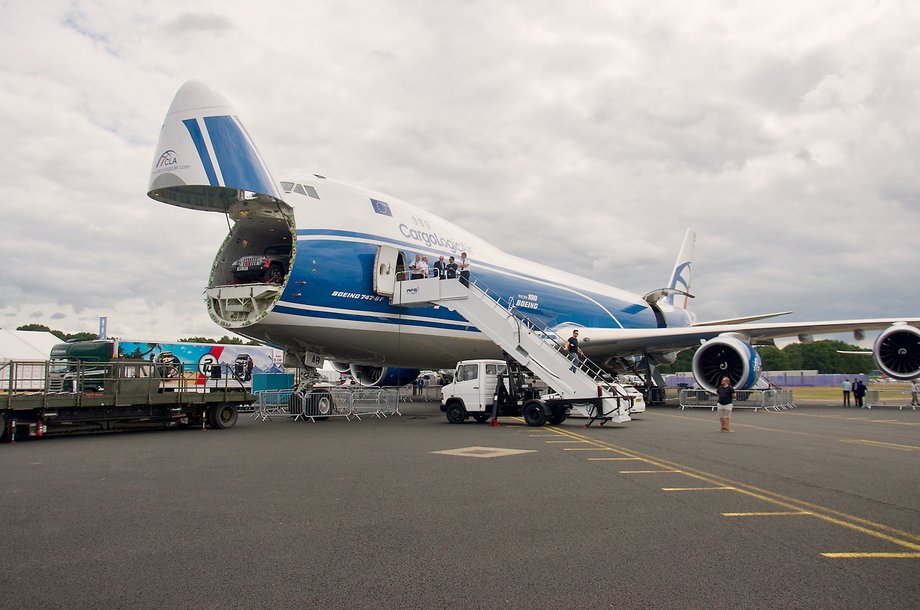 Boeing 747-8F to nowa generacja transportowych jumbo jetów