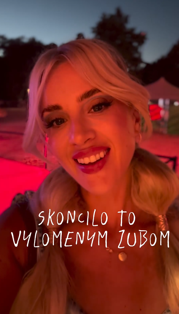 Mária Zelinová si na Szigete vylomila predný zub.