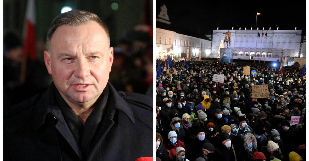 Publikum protesterte foran presidentpalasset.  Andrzej Duda var ikke der