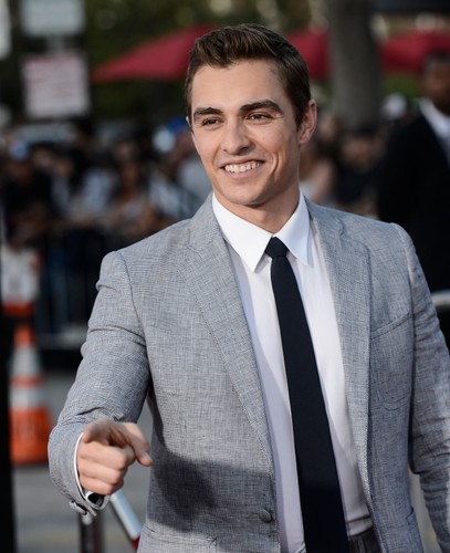 Dave Franco na premierze 'Sąsiadów'