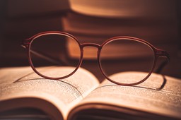 QUIZ. Szybka 9 z wiedzy ogólnej. 4 pytania z nauki, 3 z kultury, 2 z historii. Będziesz tęgą głową?