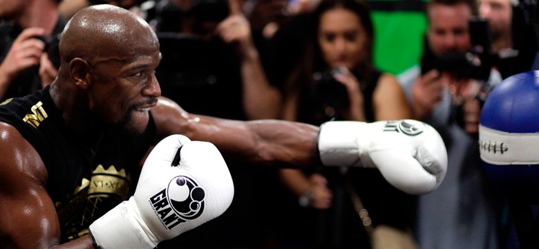 25 milionów dolarów dla Floyda Mayweathera z reklam na spodenkach