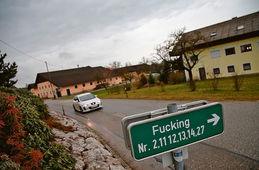 Tabla upućuje na najpoznatije austrijsko selo